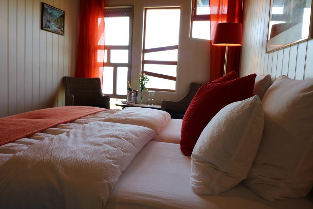 Brekkestranda Fjordhotel Brekke  Extérieur photo