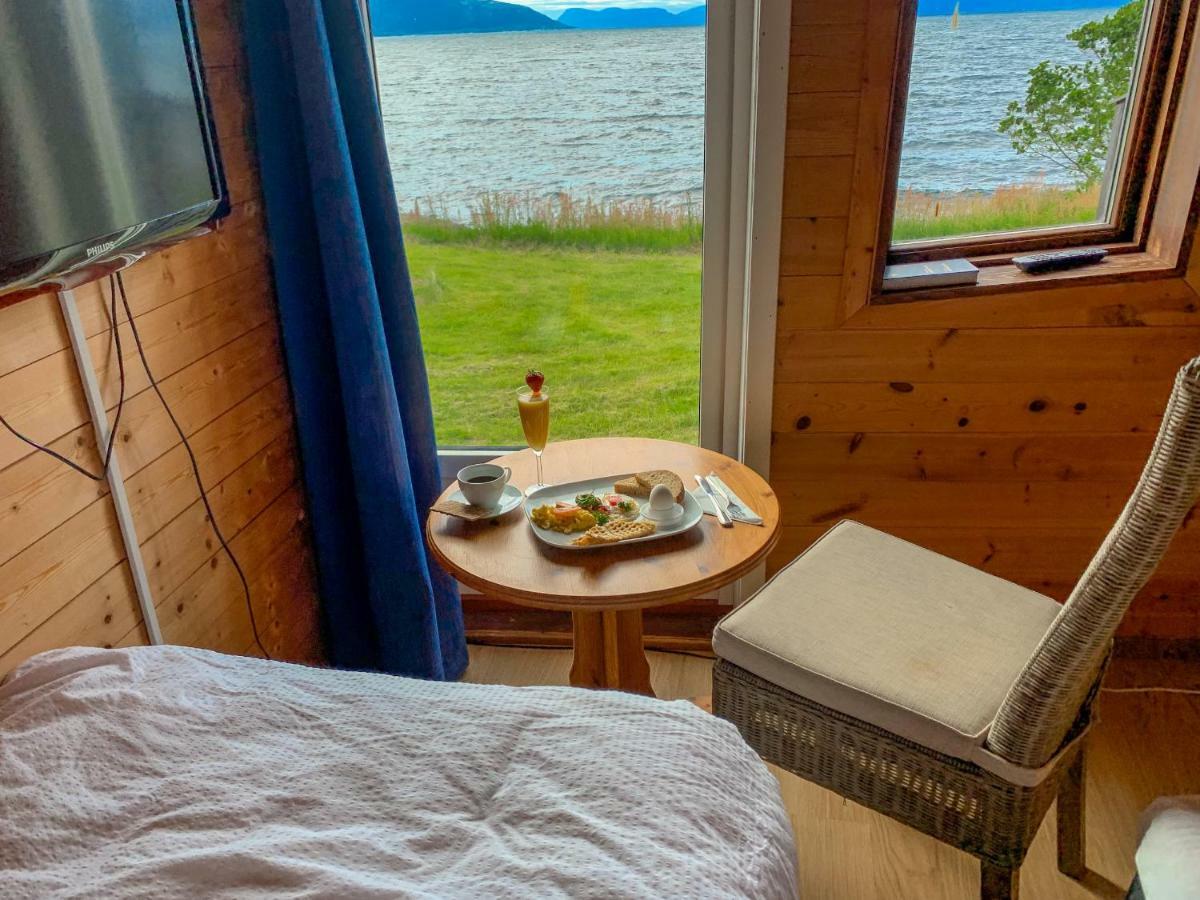 Brekkestranda Fjordhotel Brekke  Extérieur photo